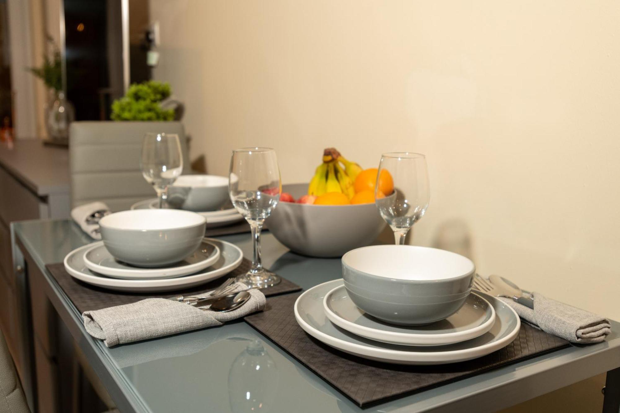 Cosy 1 Bedroom Basement Apartment With Private Patio Area London Exteriör bild