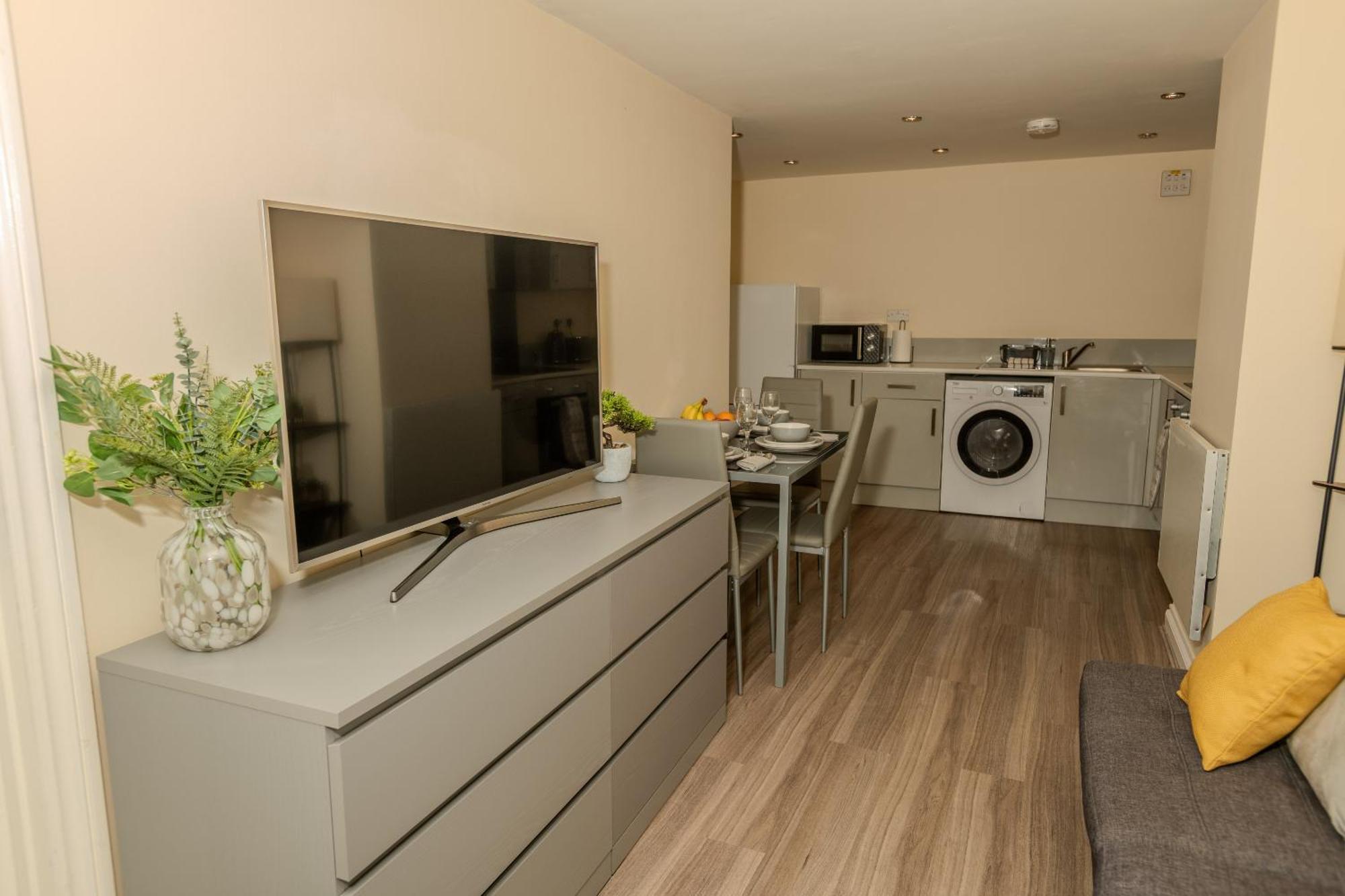 Cosy 1 Bedroom Basement Apartment With Private Patio Area London Exteriör bild