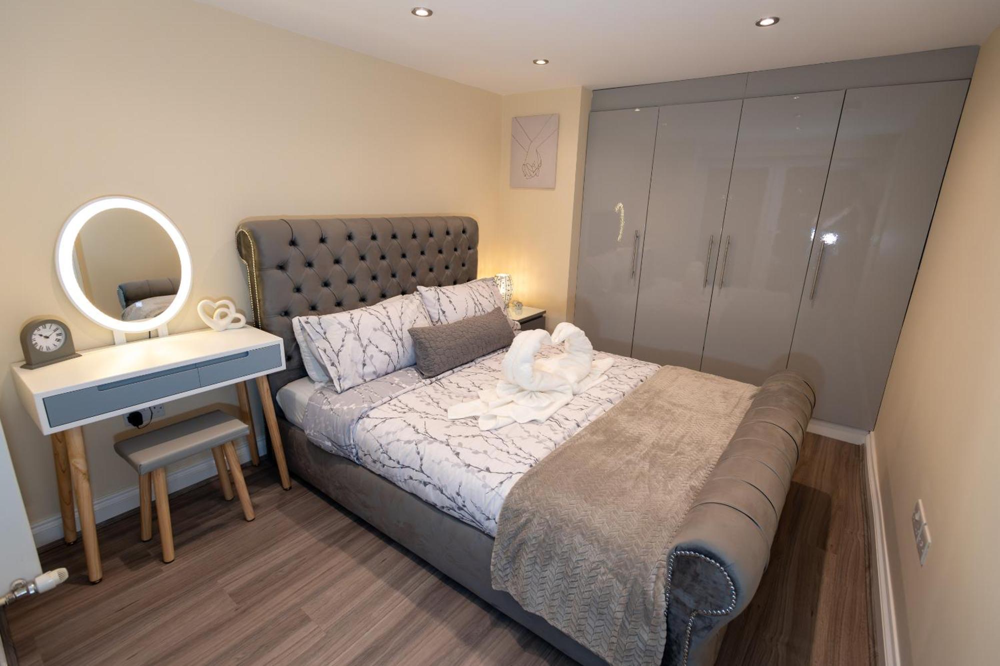 Cosy 1 Bedroom Basement Apartment With Private Patio Area London Exteriör bild